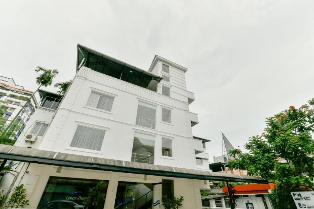 Centre Point Ξενοδοχείο Kochi Εξωτερικό φωτογραφία